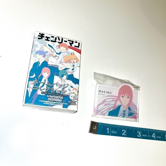 Chainsaw Man Makima badge - Picture 2 of 2